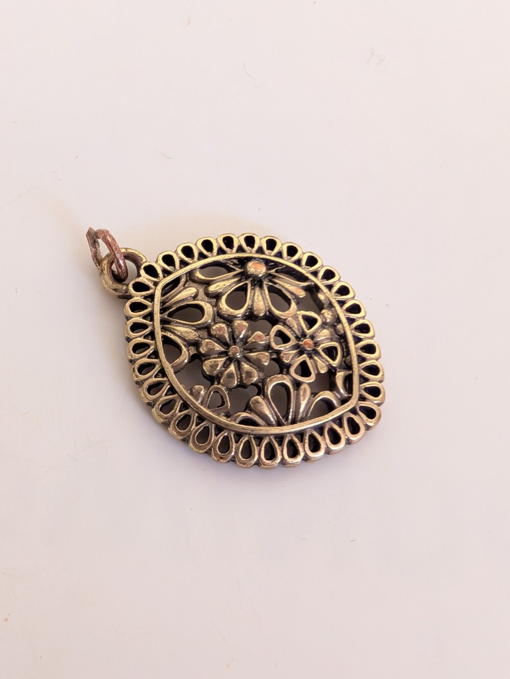 Vintage Gold Tone Bohemian Style Floral Daisy Hippie Festival Necklace Pendant